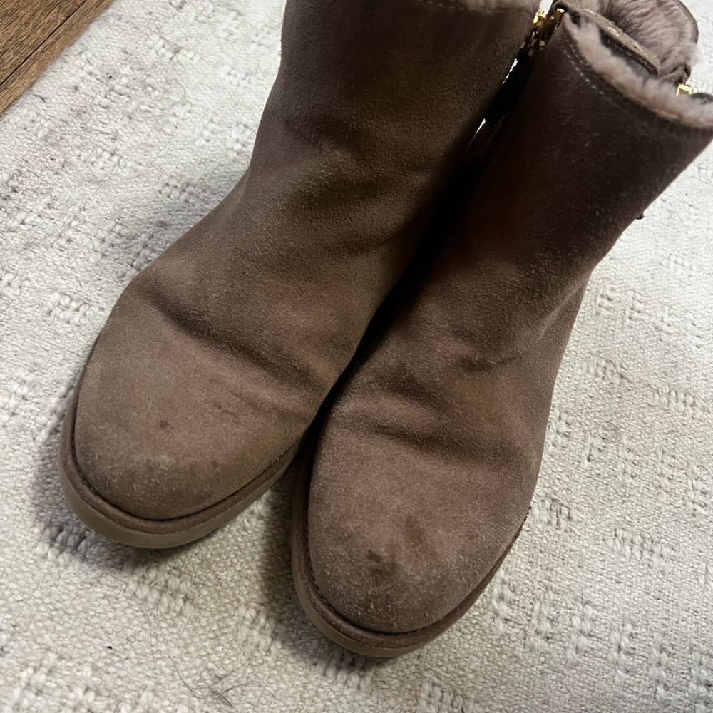 UGG Shala Wedge Boot Size 7 - Picture 7 of 7